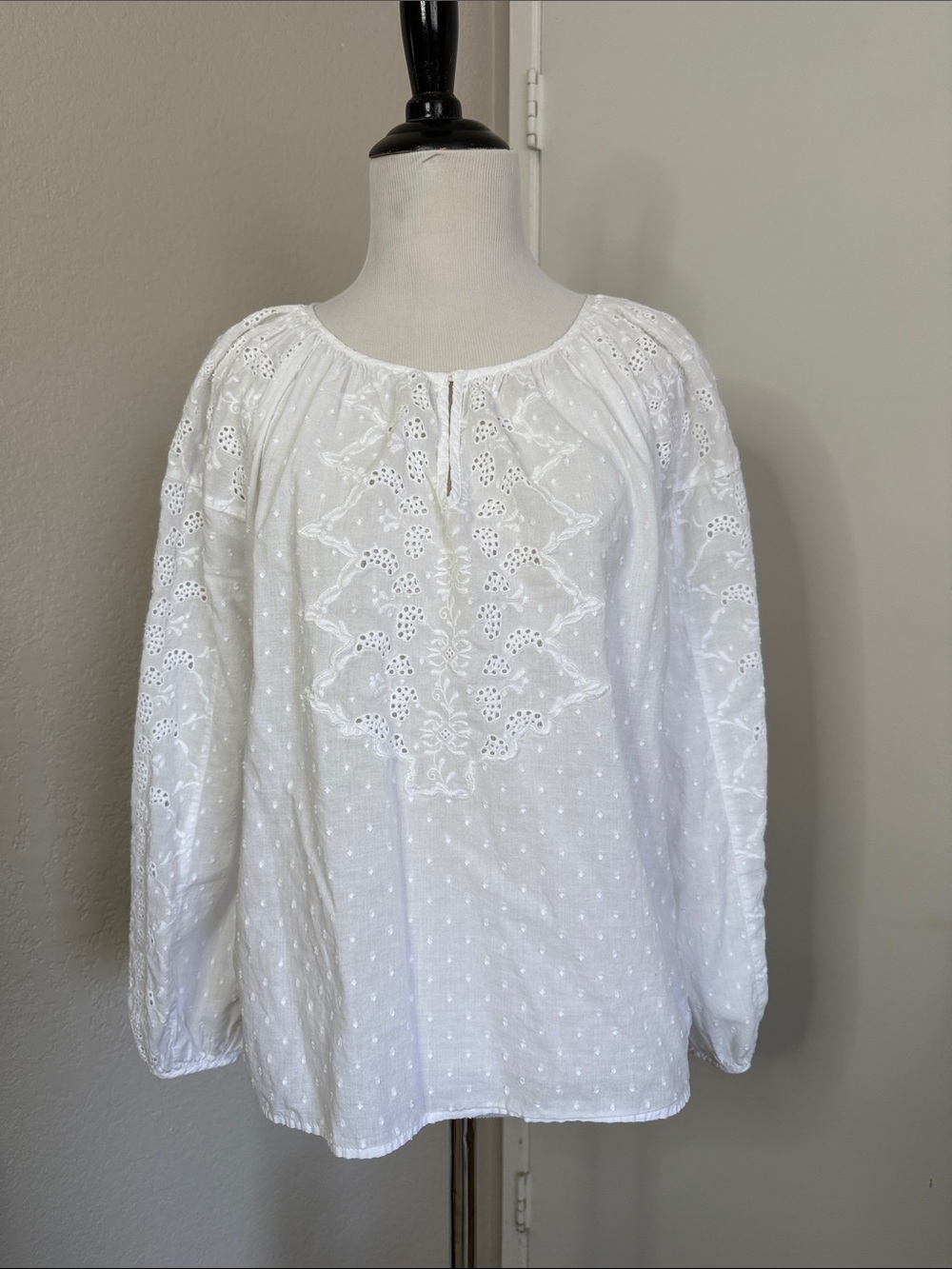 Velvet by Graham & Spencer White Embroidered Eyelet Blouse